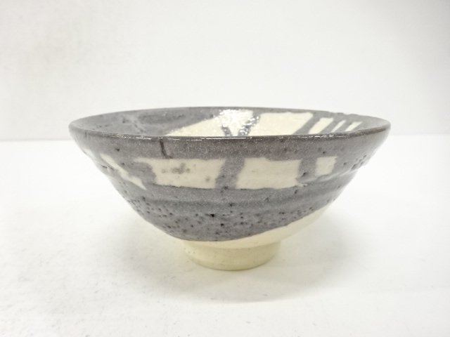 JAPANESE COLLECTIBLE / ARTISTS NEZUMI-SHINO TEA BOWL